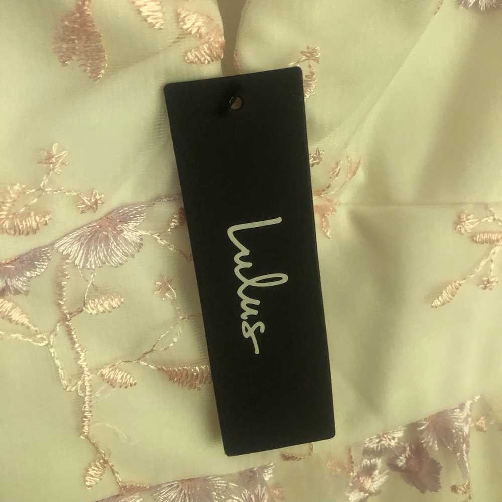 New: Lulus Distinctly Sweet White Floral Embroidered Tie-Strap Midi. Size Med - Picture 6 of 12